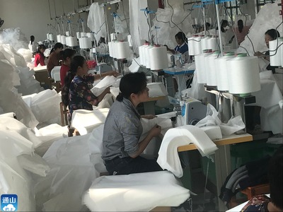 南林橋鎮(zhèn):扶貧工坊生產(chǎn)忙